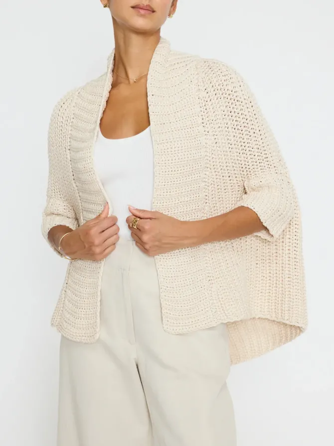 Fida Shrug
