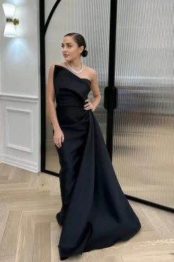 Hailey One shoulder Black Dress-10