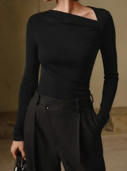 Irisa ASYMMETRICAL NECK TOP