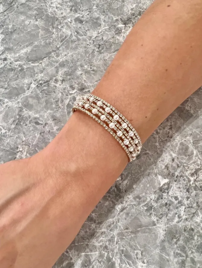 Jesse Cuff in gold