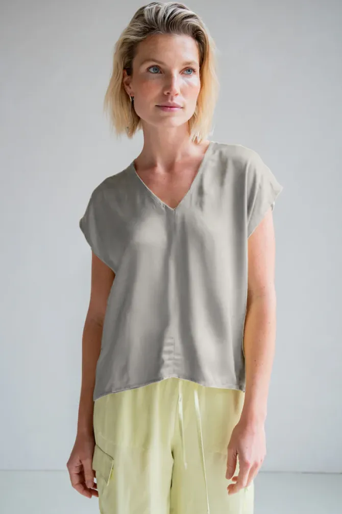 Olivia Blouse in grey