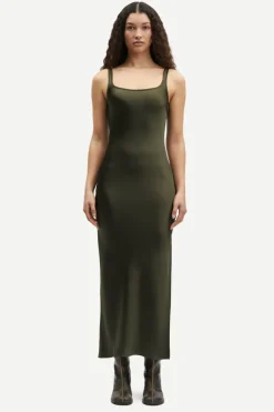 Sunna dress in forest night