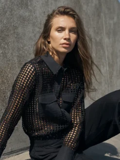 YARA shirt in black